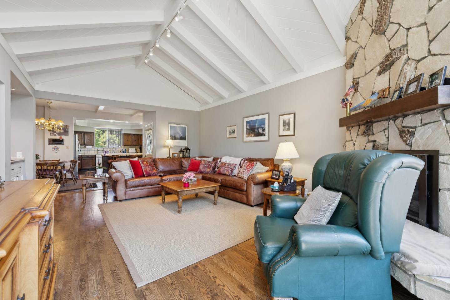 2301 Easton Drive