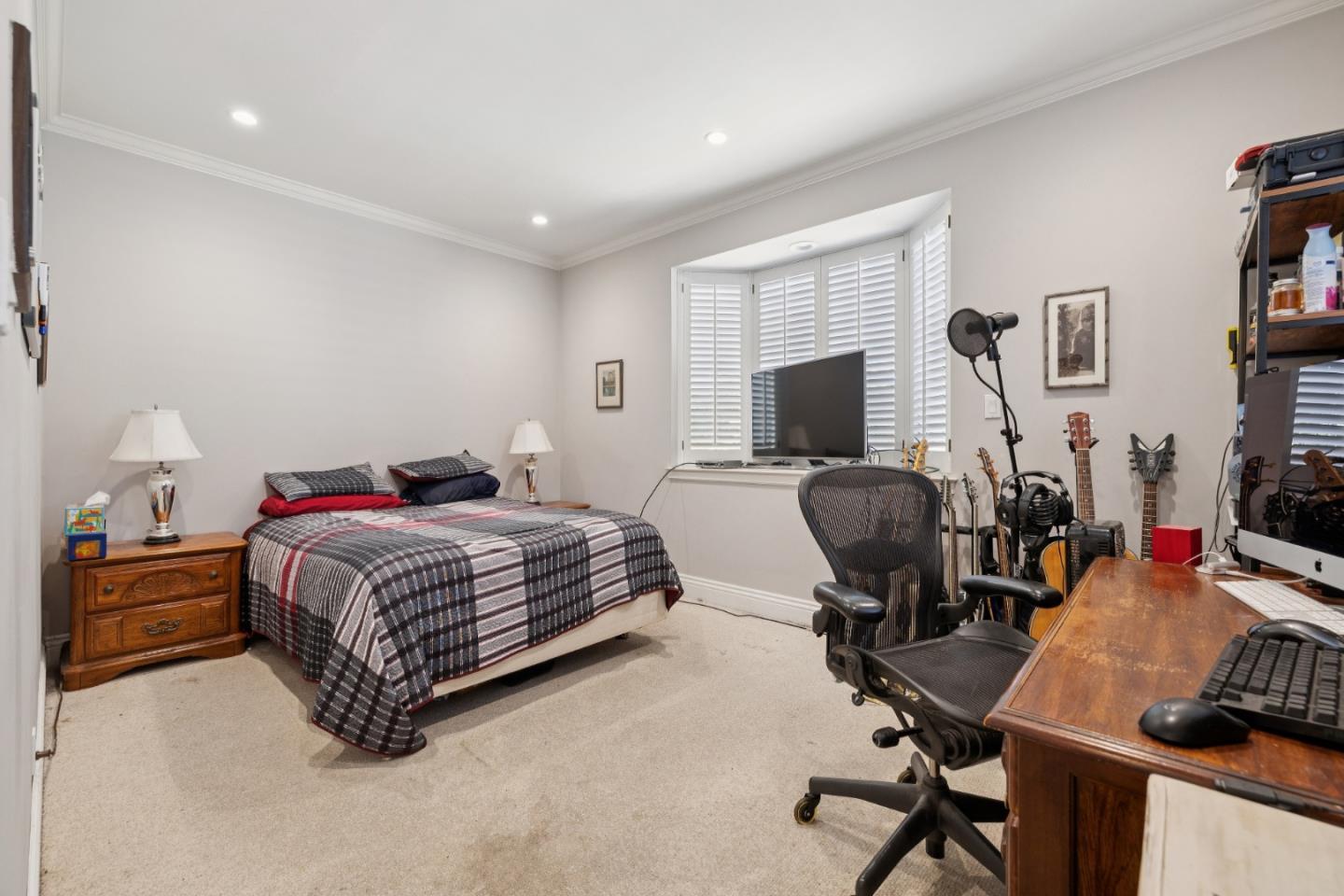 2301 Easton Drive