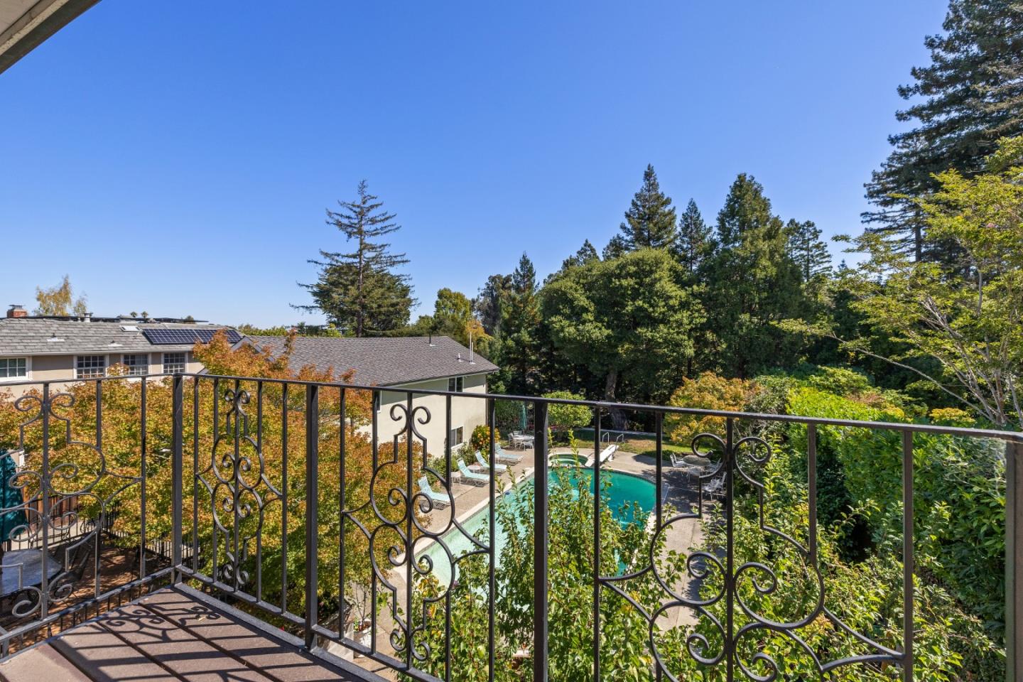 2301 Easton Drive