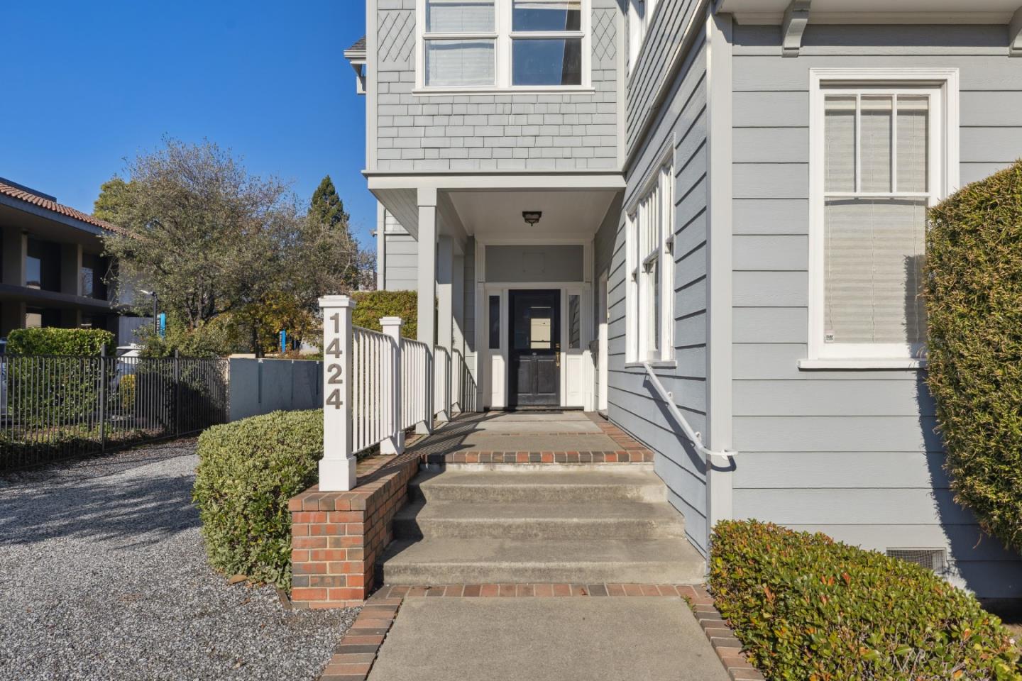 1424 Chapin Avenue