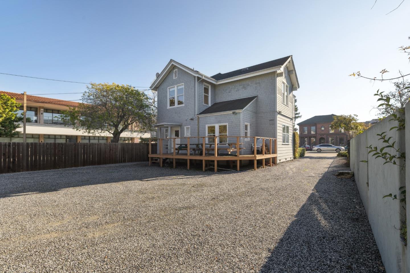 1424 Chapin Avenue