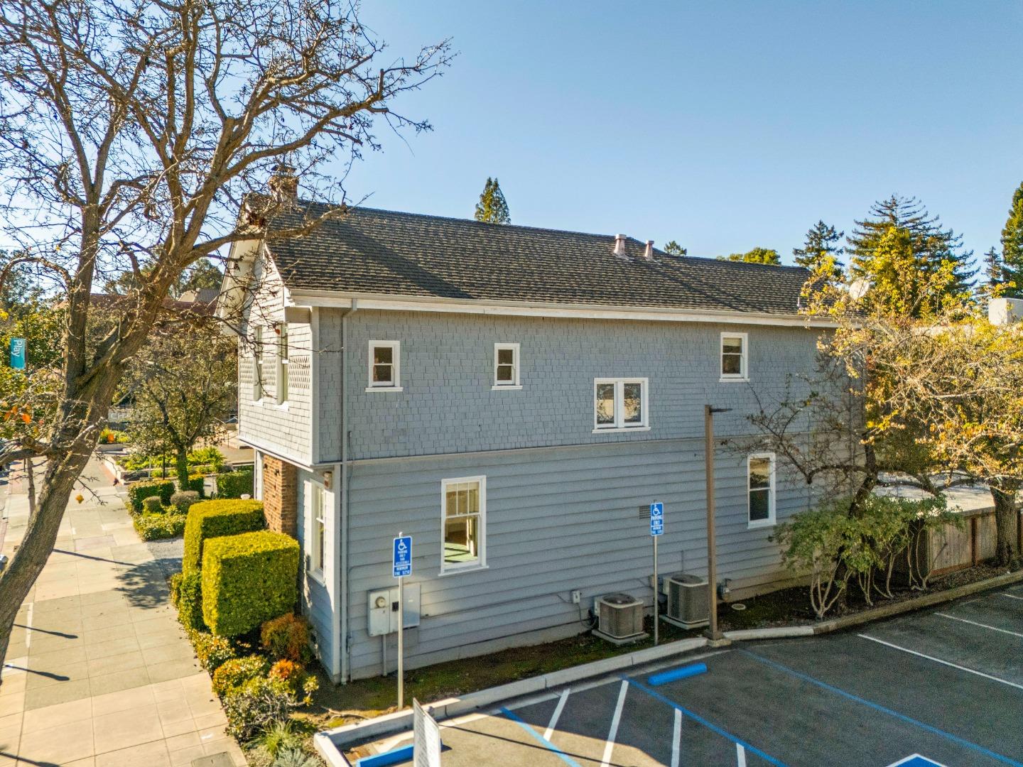 1424 Chapin Avenue