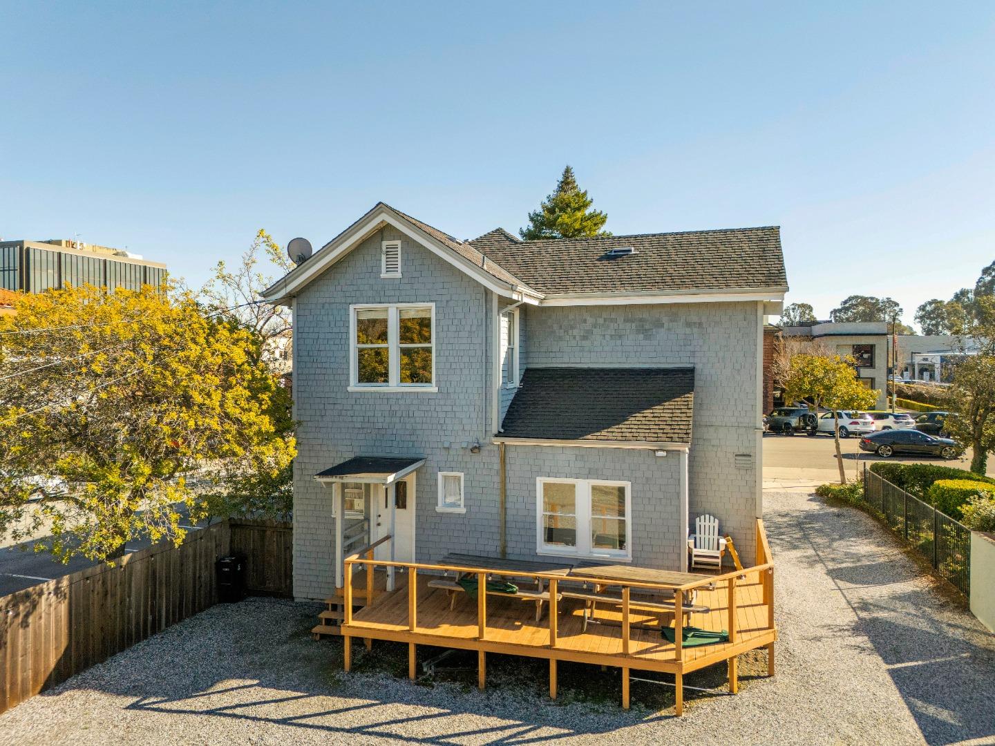 1424 Chapin Avenue