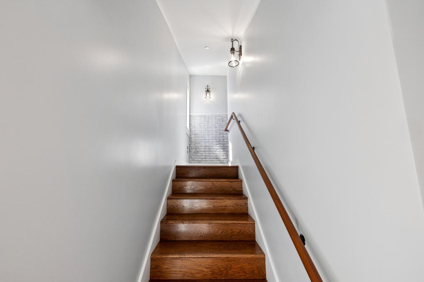917 Howard AVE