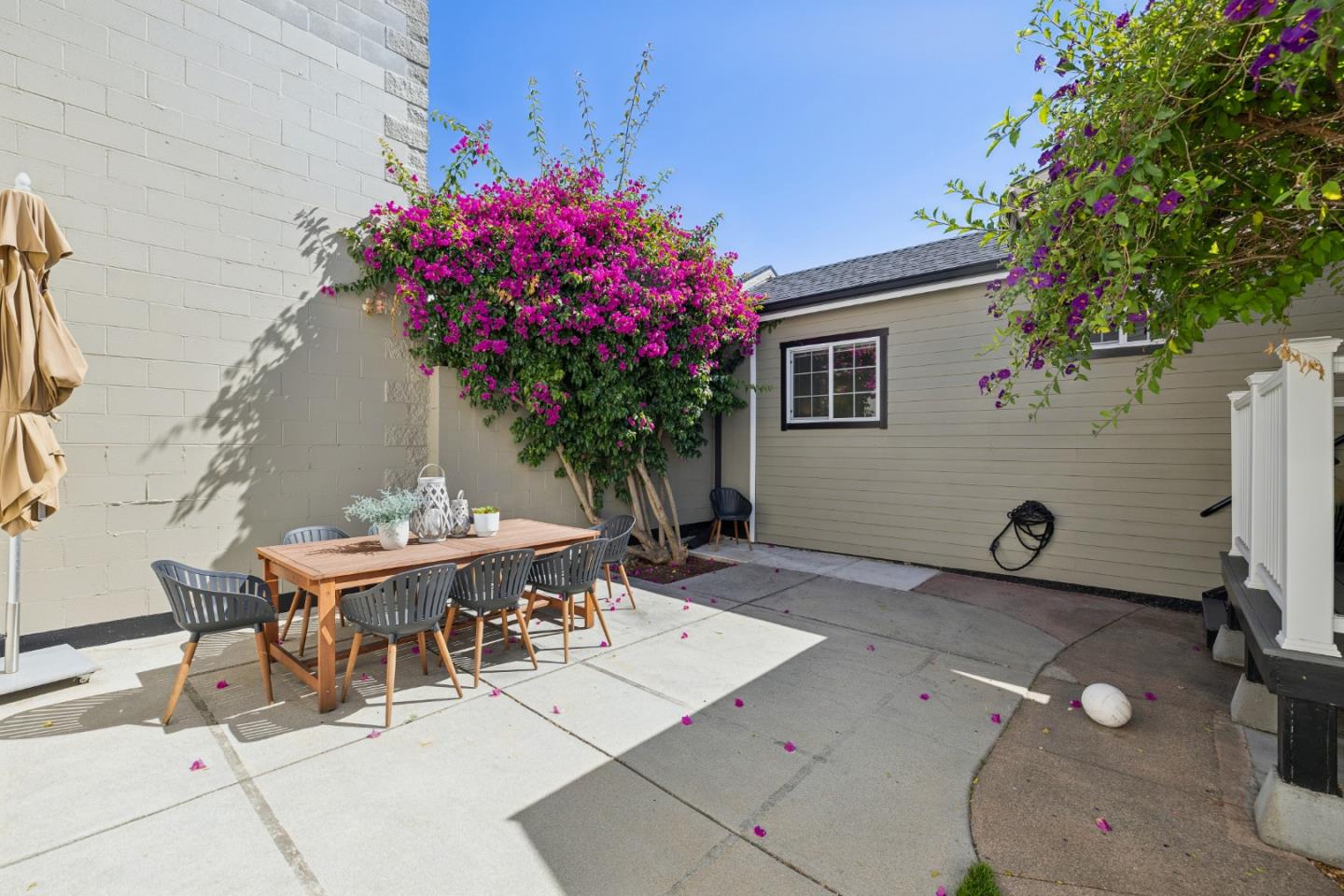 917 Howard AVE
