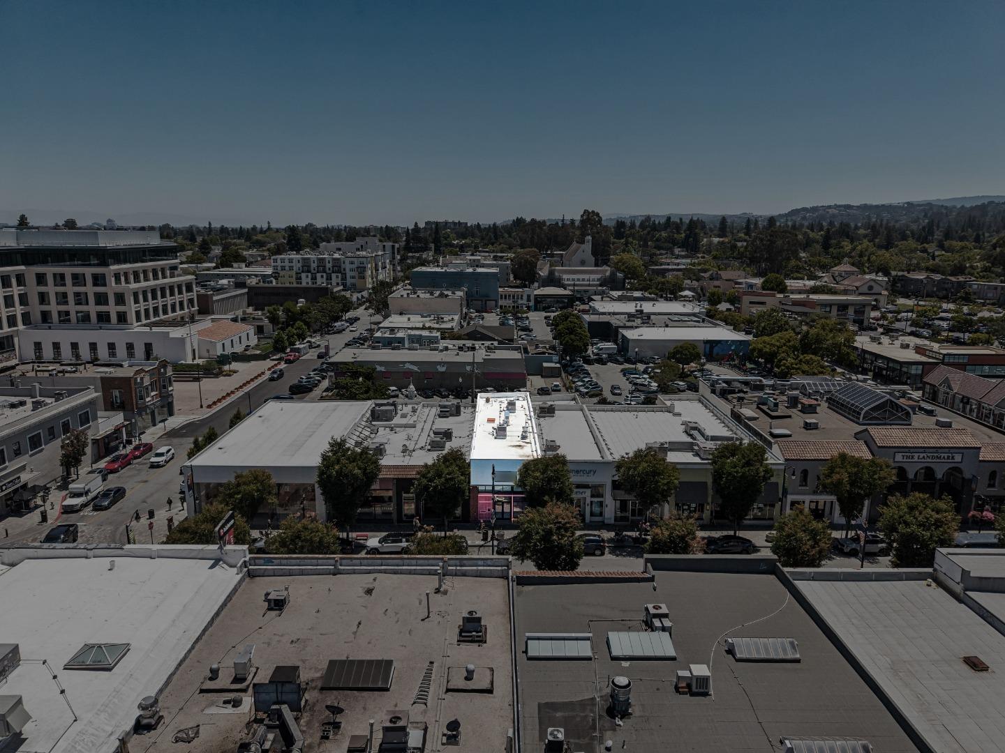 1315 AVE