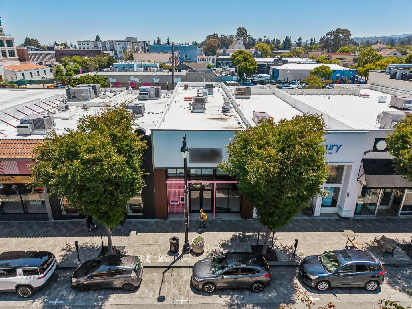 1315 AVE