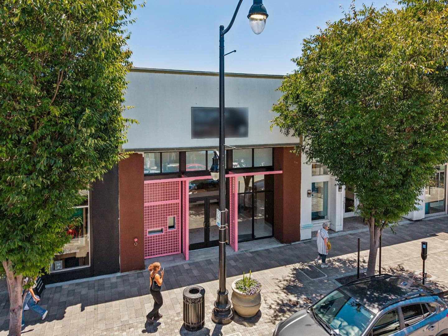 1315 AVE