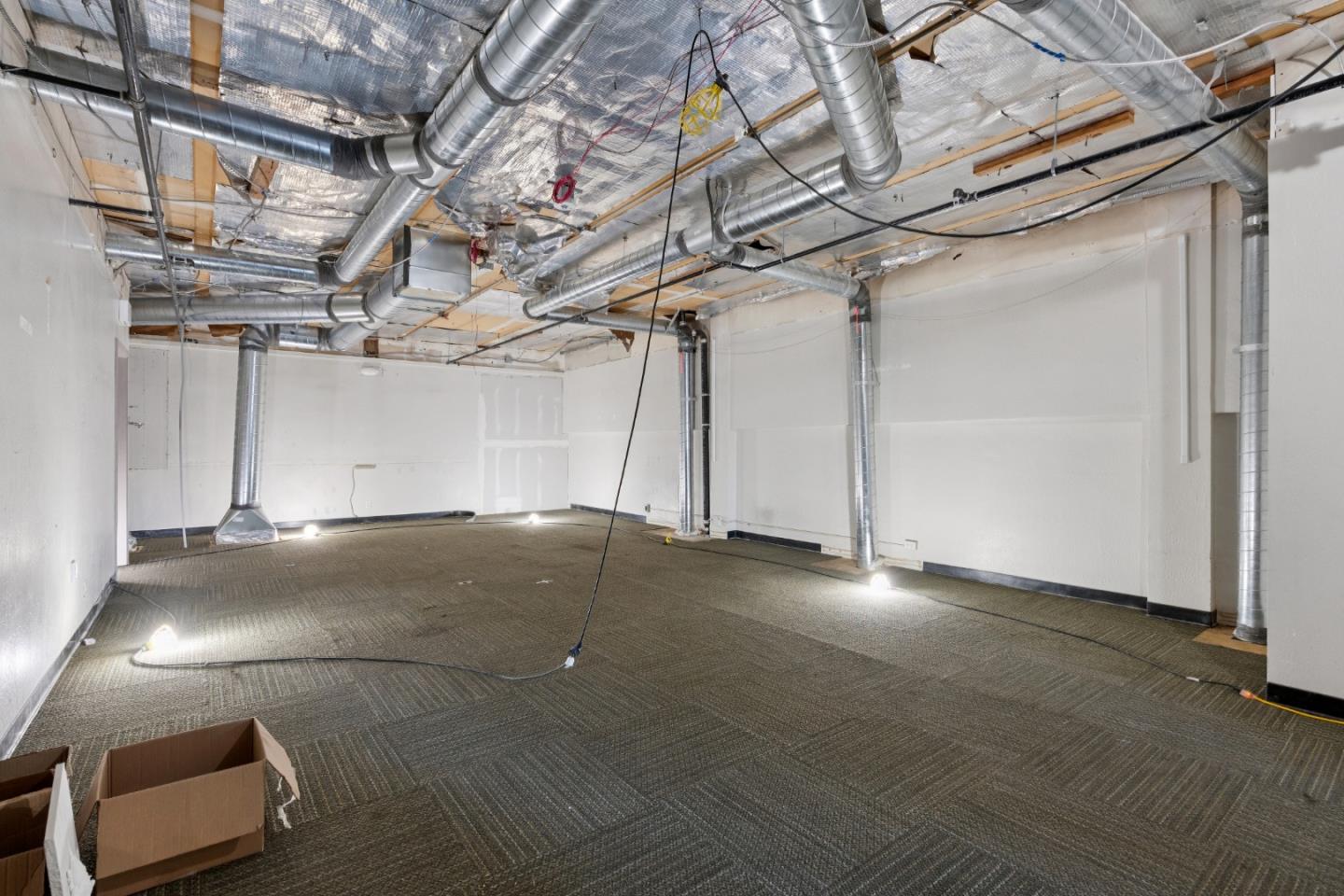 1315 AVE