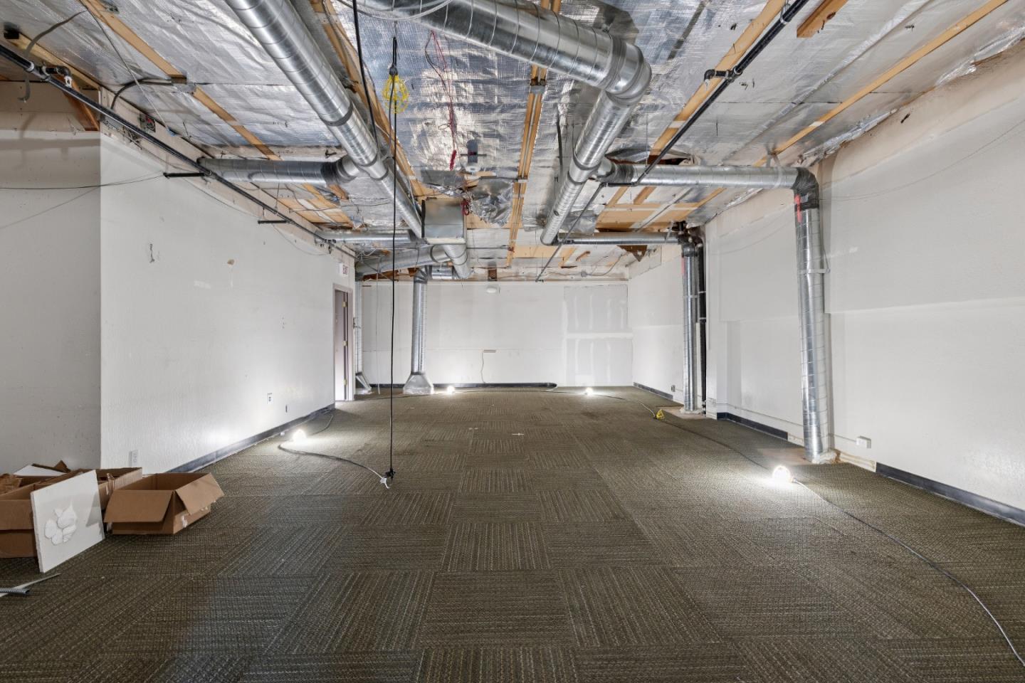 1315 AVE