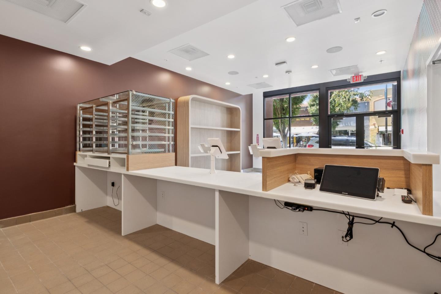1315 AVE