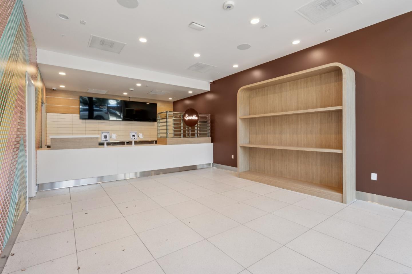 1315 AVE