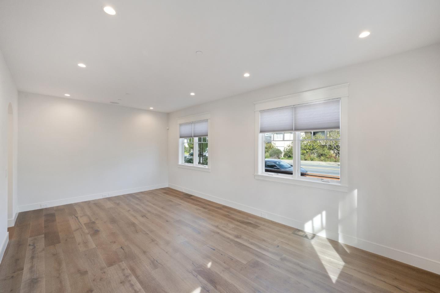 501 E Bellevue ALY