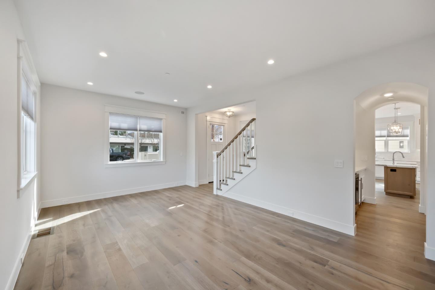 501 E Bellevue ALY