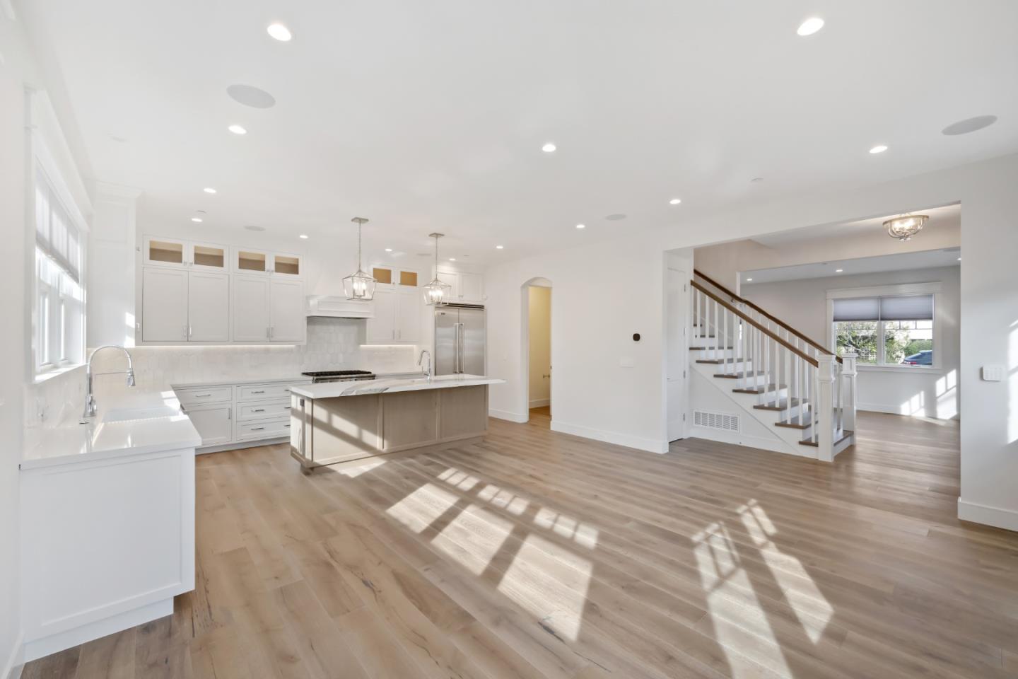 501 E Bellevue ALY