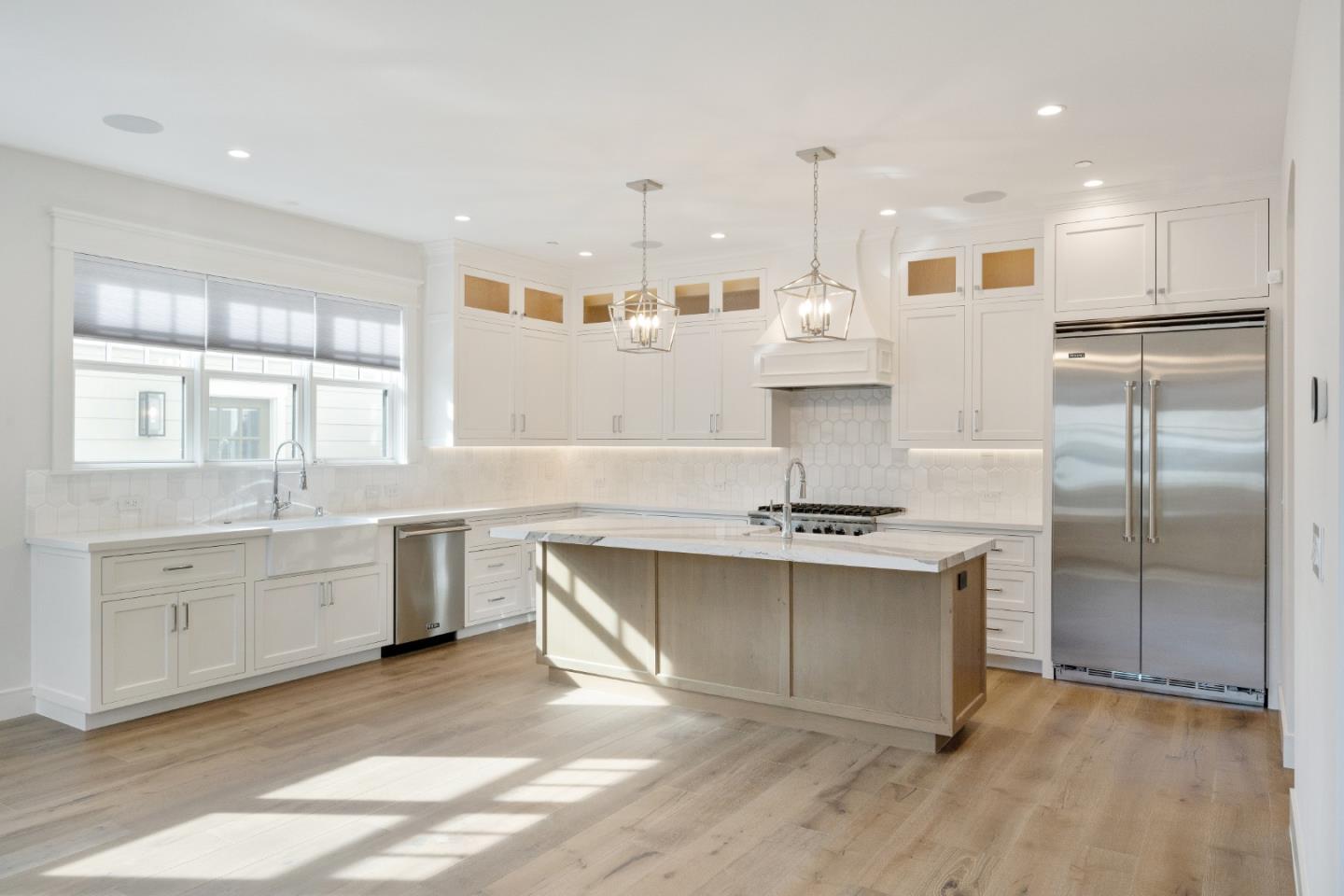 501 E Bellevue ALY