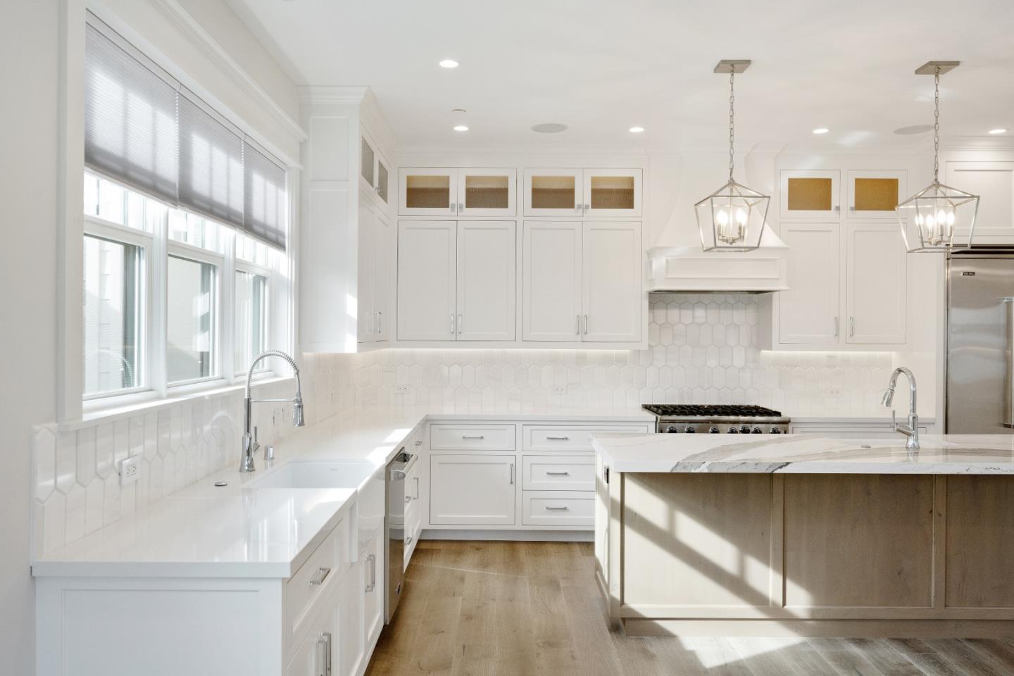 501 E Bellevue ALY