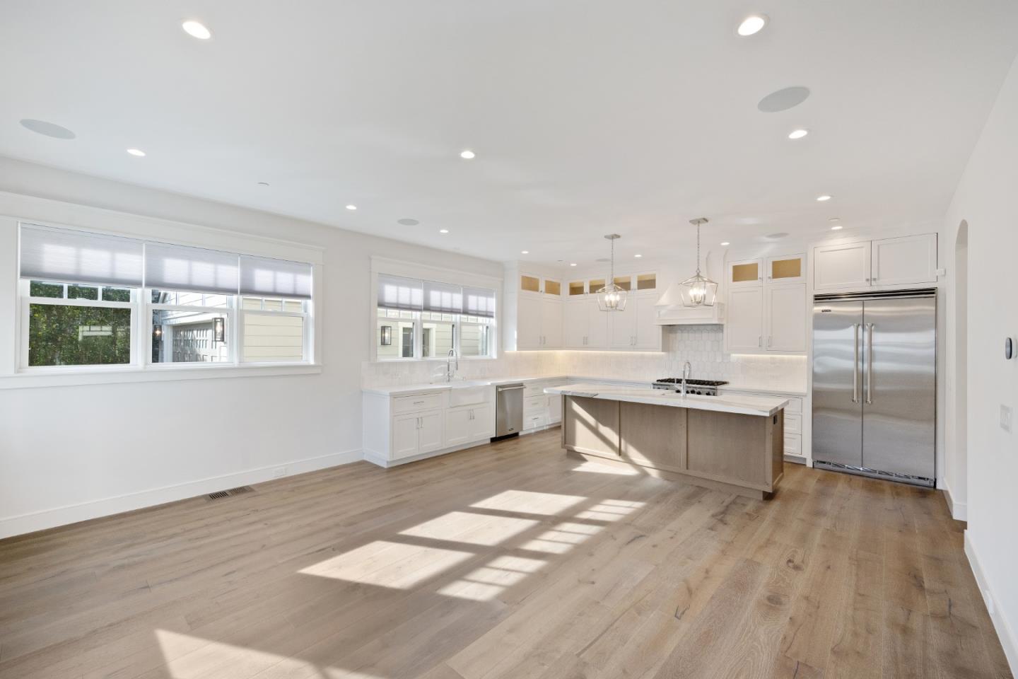 501 E Bellevue ALY
