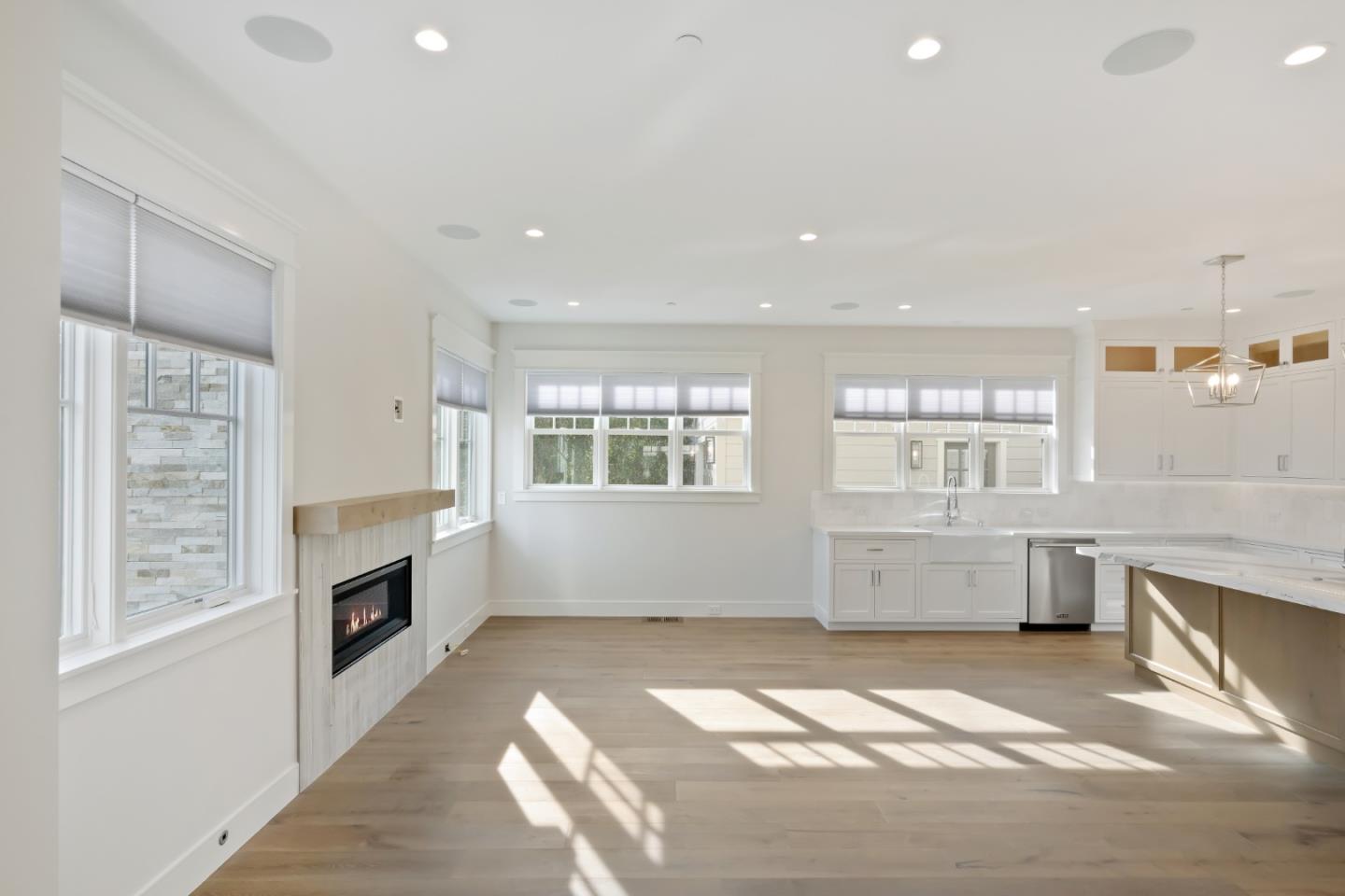 501 E Bellevue ALY