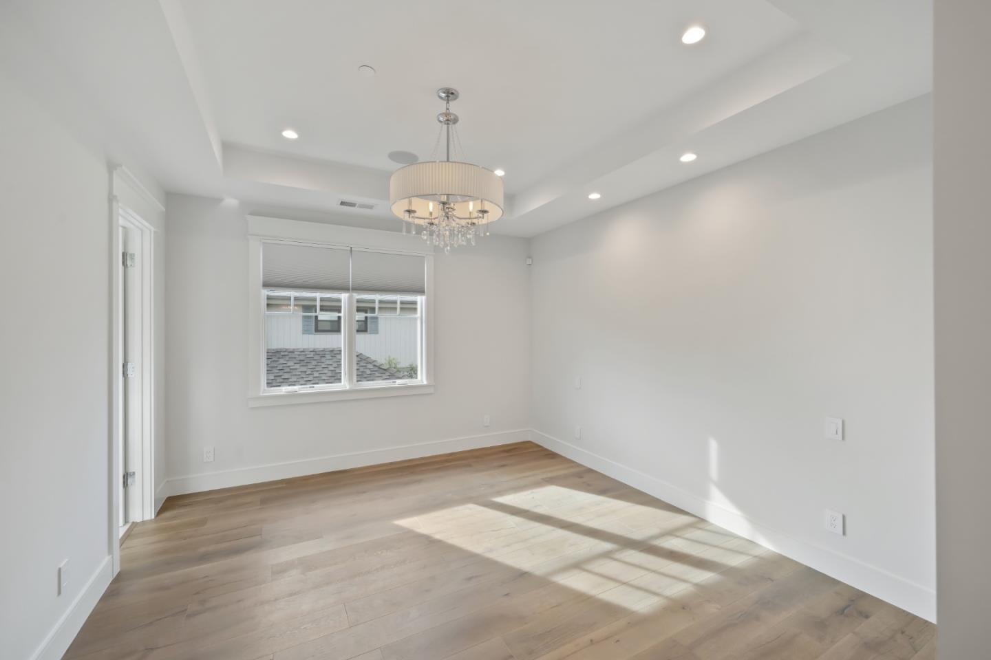 501 E Bellevue ALY