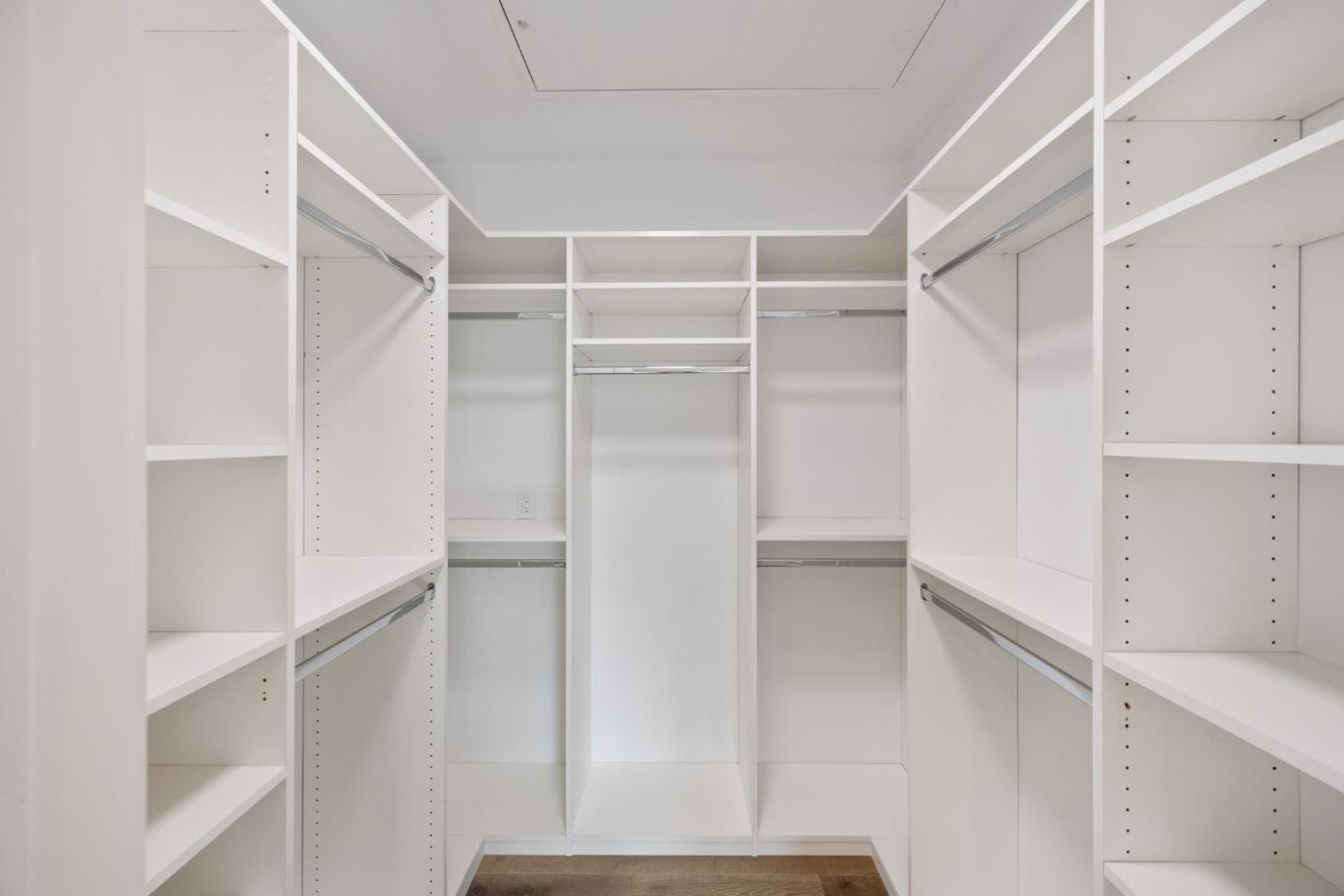 501 E Bellevue ALY
