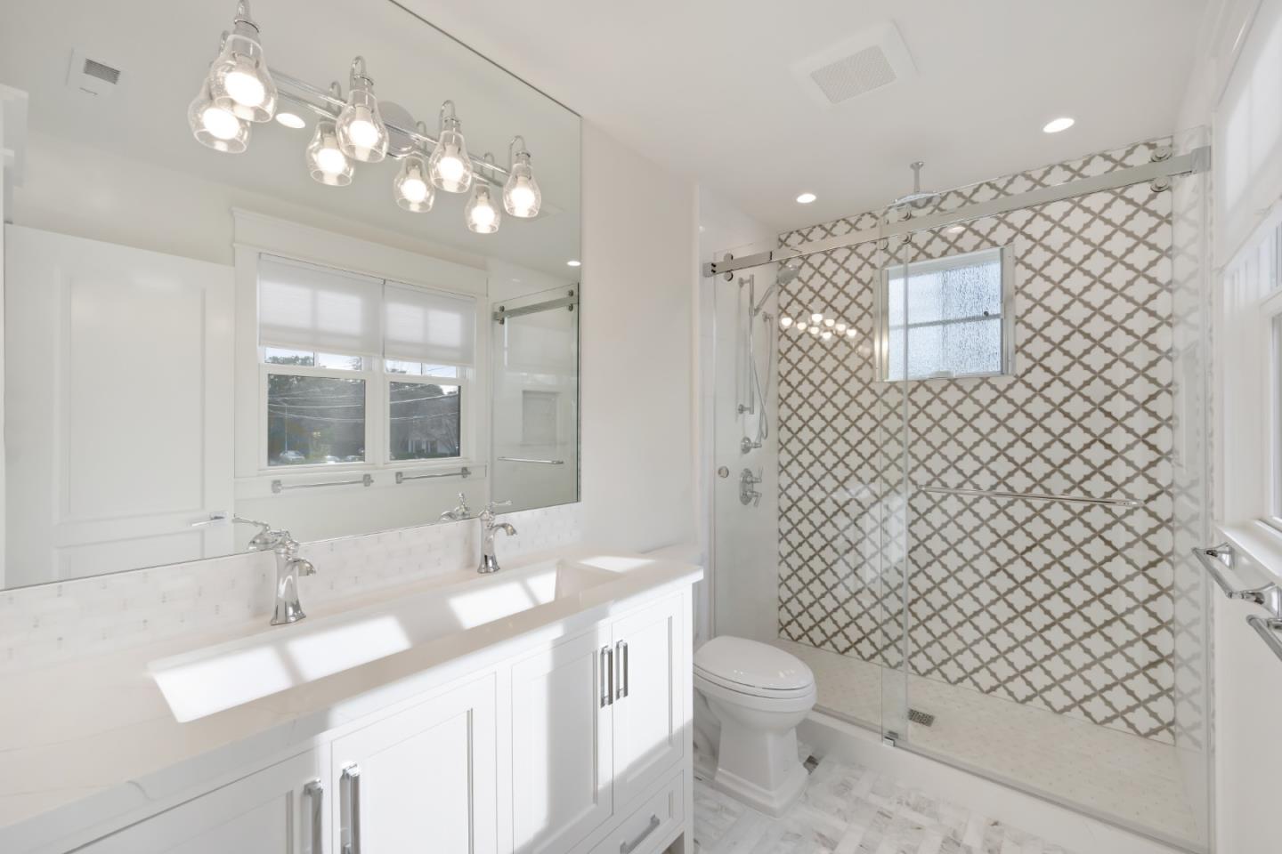 501 E Bellevue ALY