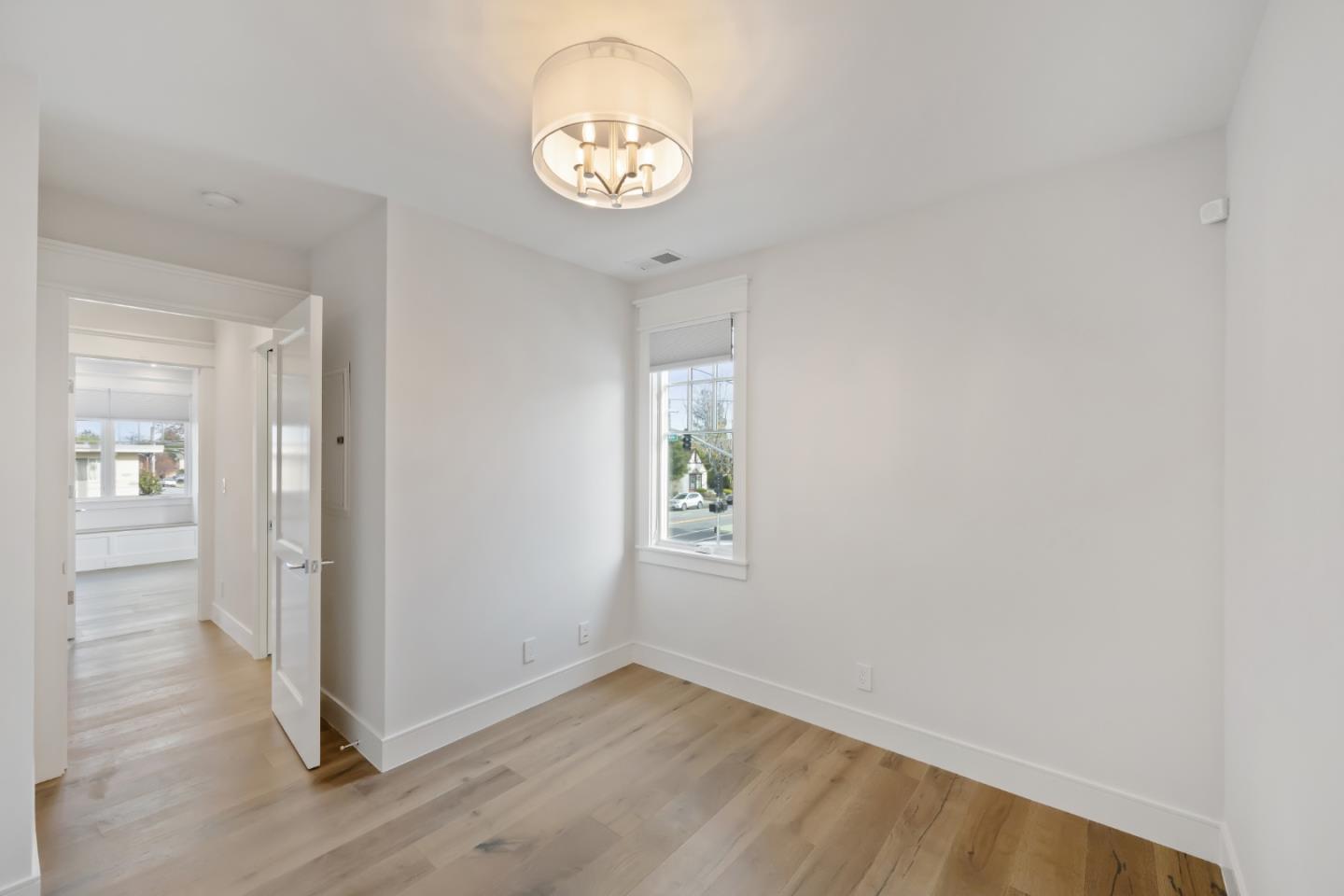 501 E Bellevue ALY