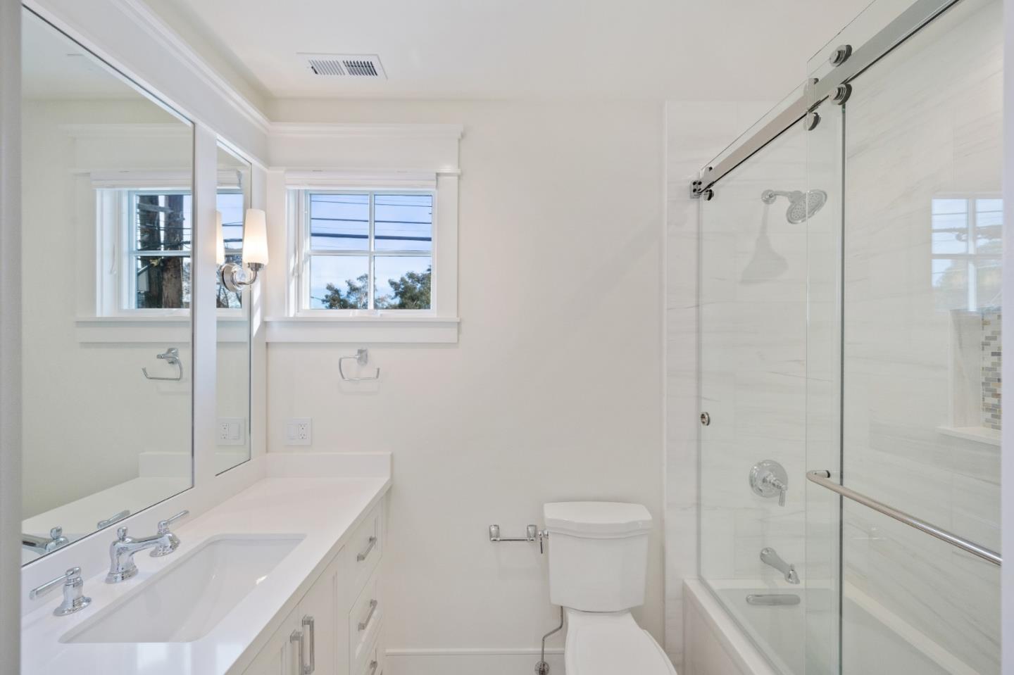 501 E Bellevue ALY