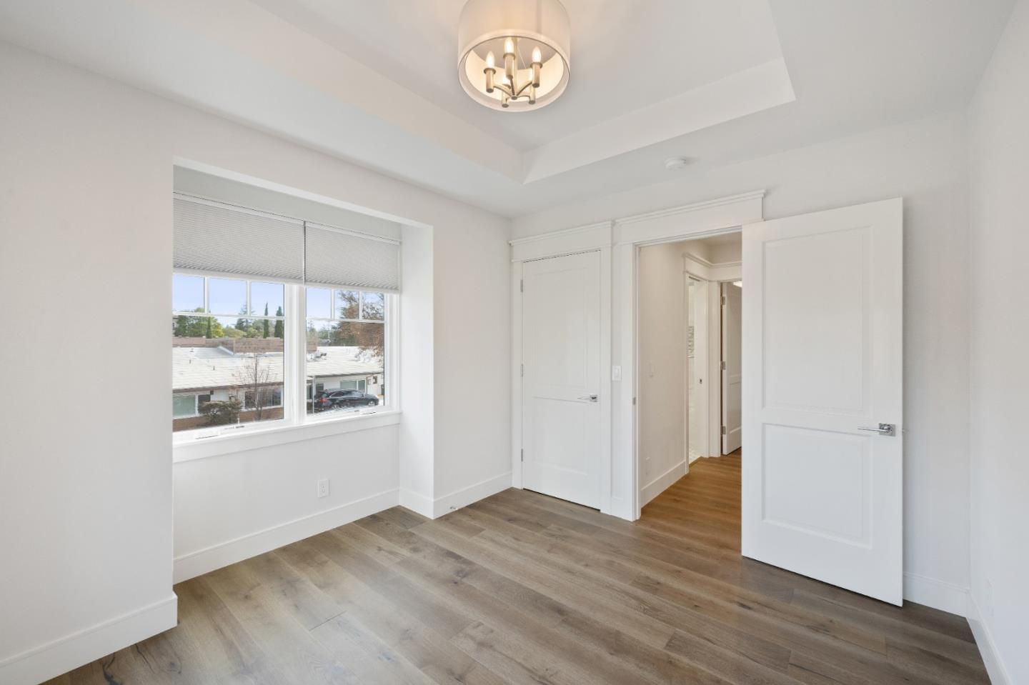 501 E Bellevue ALY