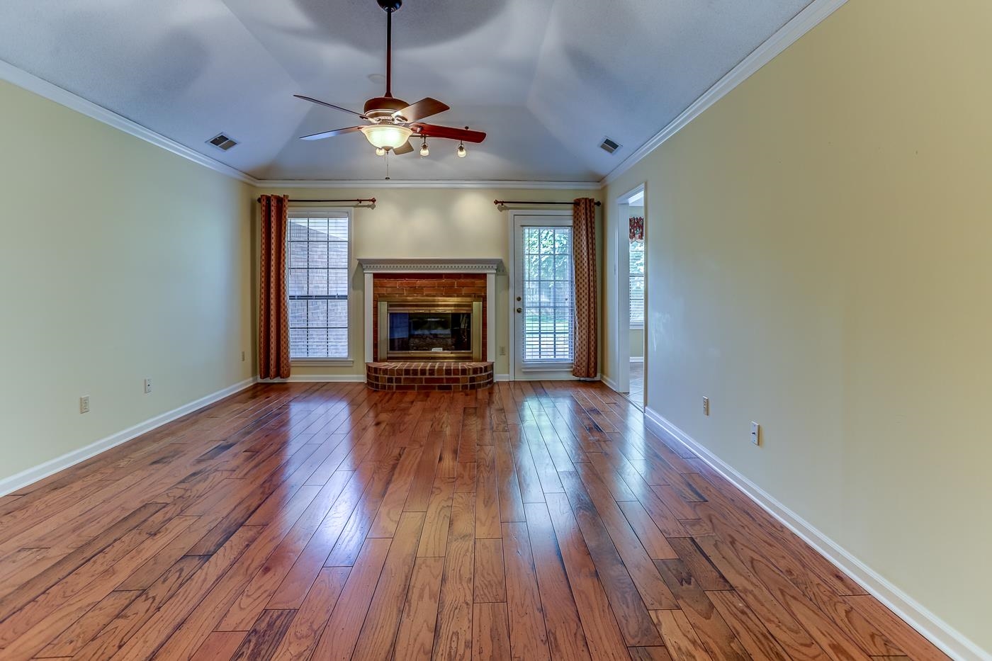 6640 LAUREL VALLEY DR