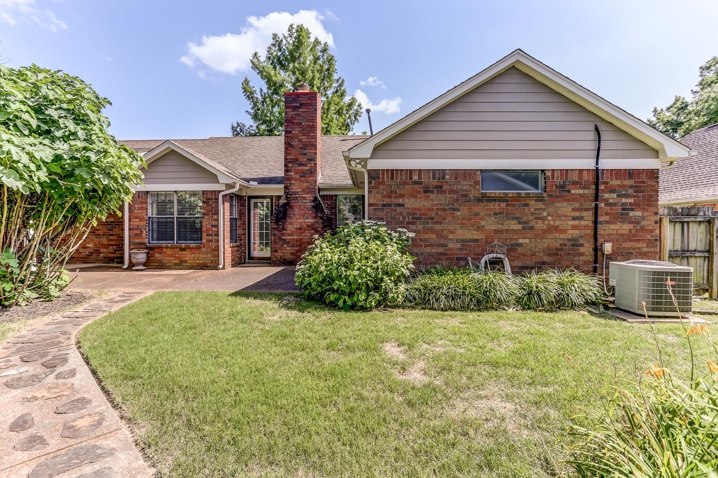 6640 LAUREL VALLEY DR