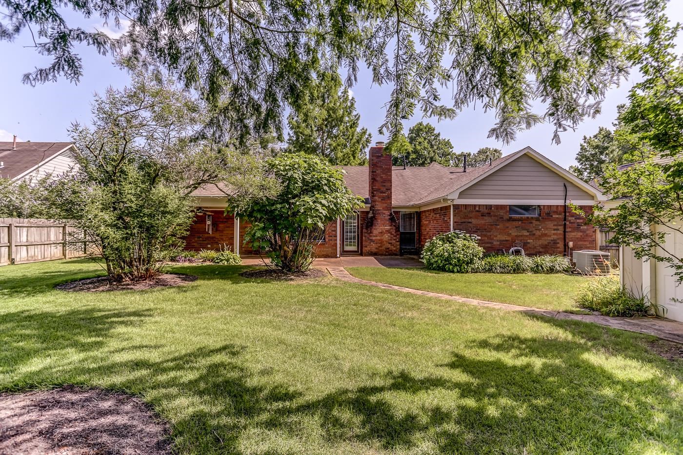 6640 LAUREL VALLEY DR