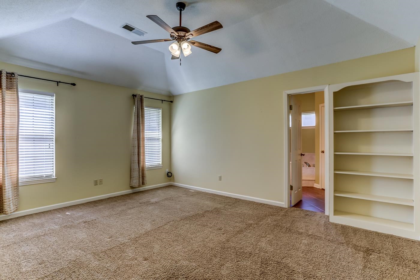 6640 LAUREL VALLEY DR