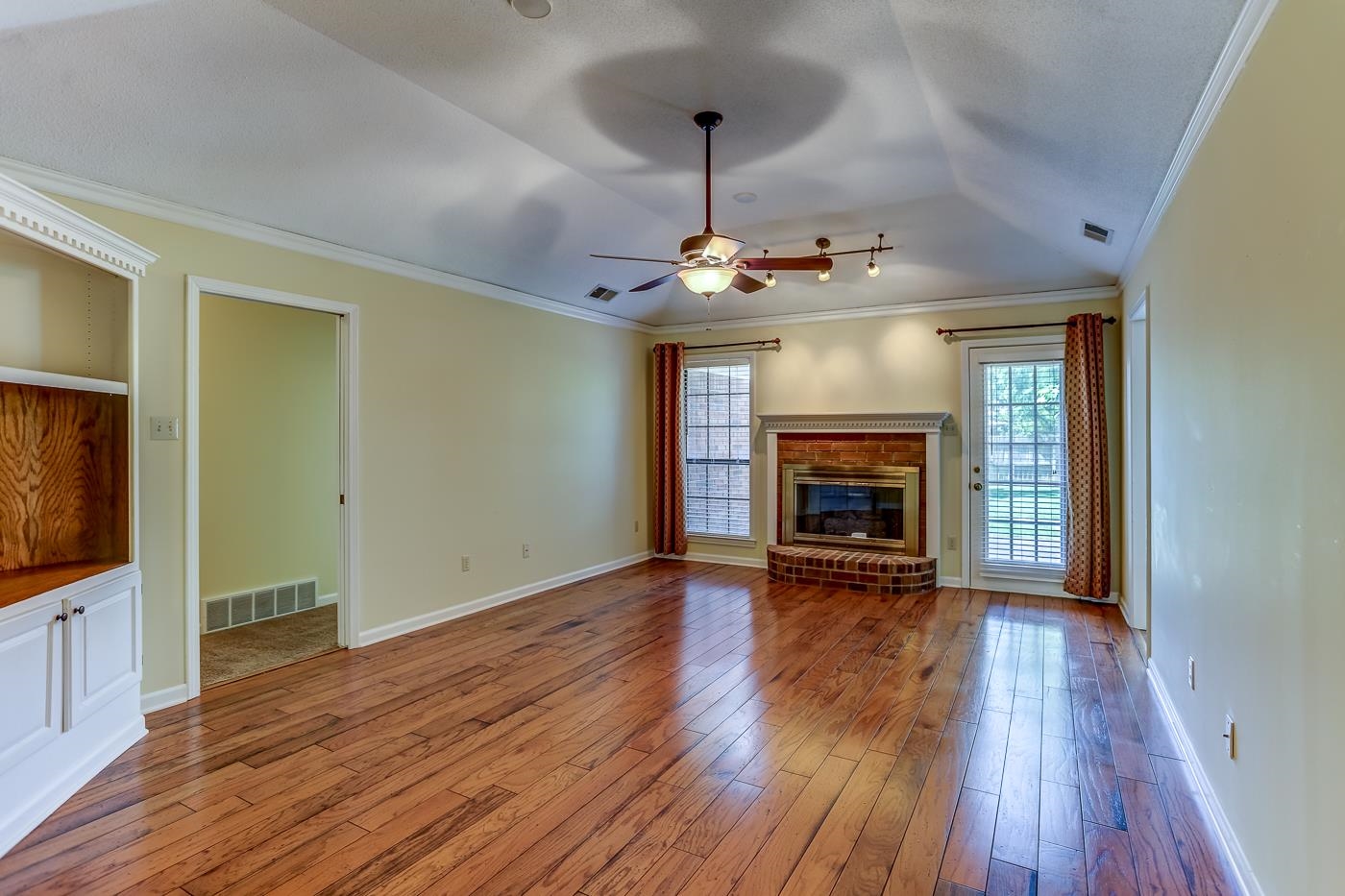 6640 LAUREL VALLEY DR