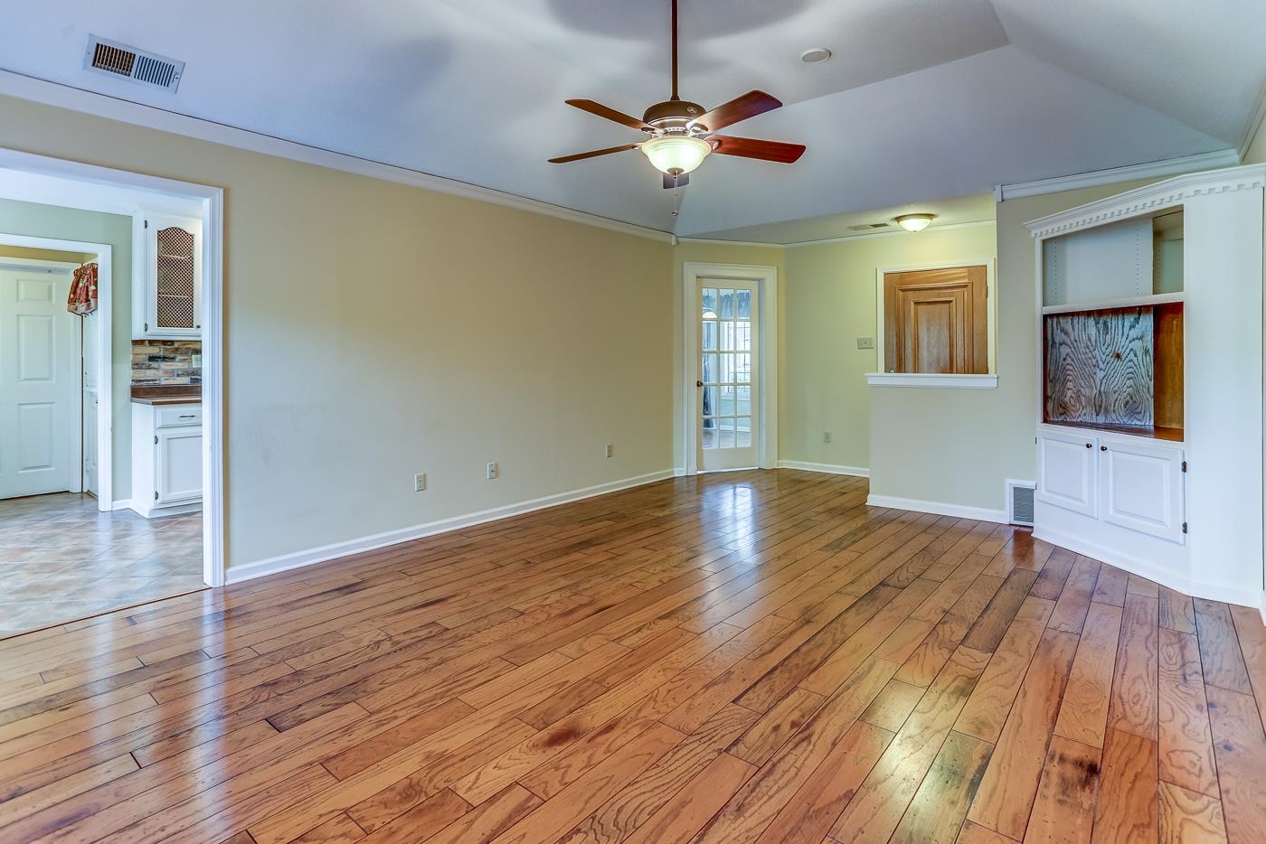 6640 LAUREL VALLEY DR