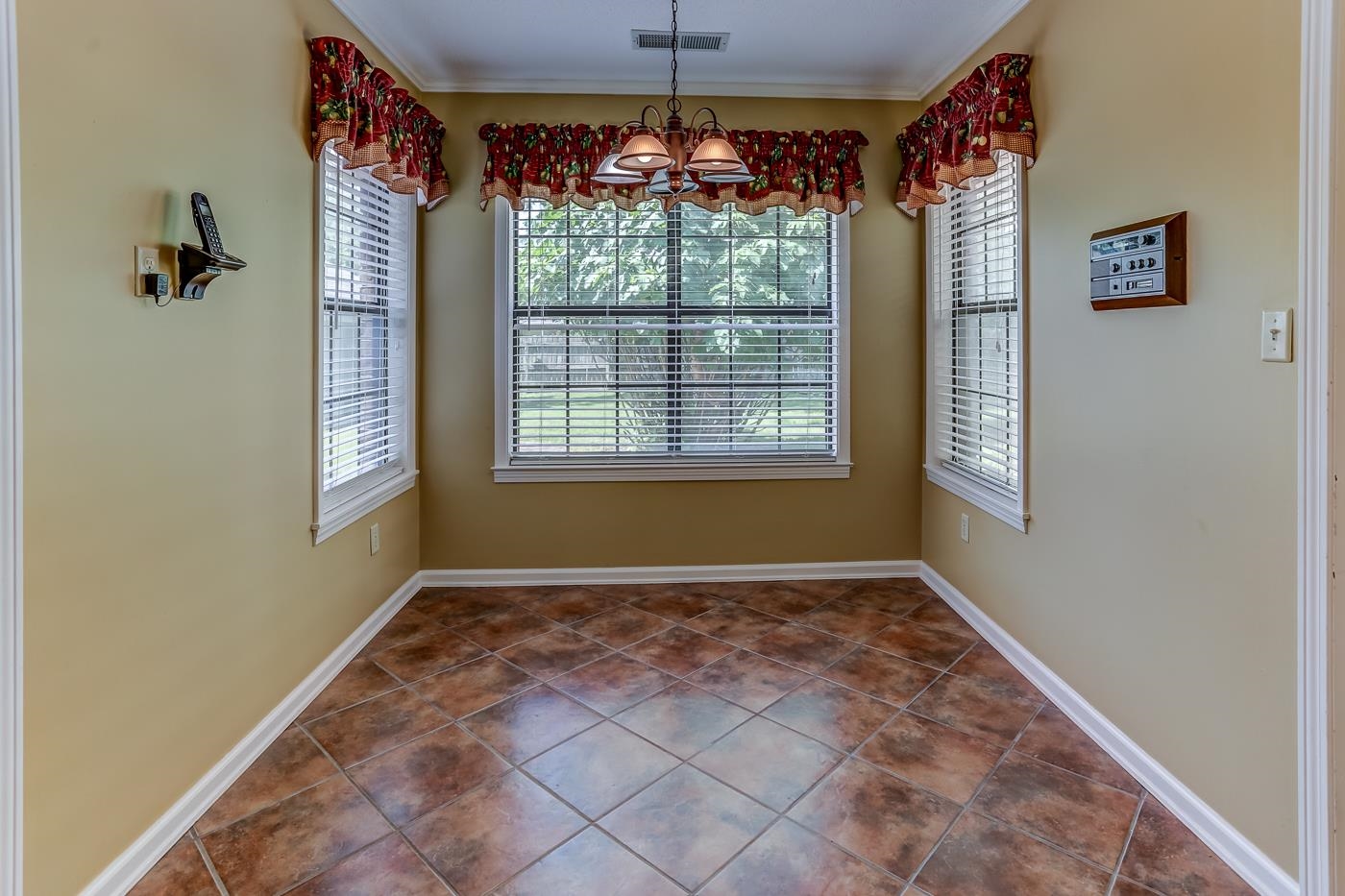 6640 LAUREL VALLEY DR