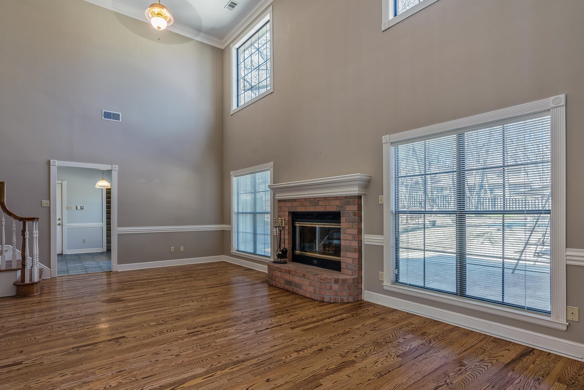 9106 N WILDERWOOD LN