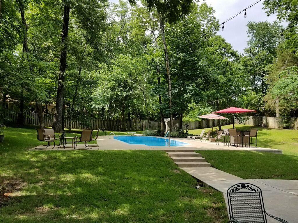 9106 N WILDERWOOD LN