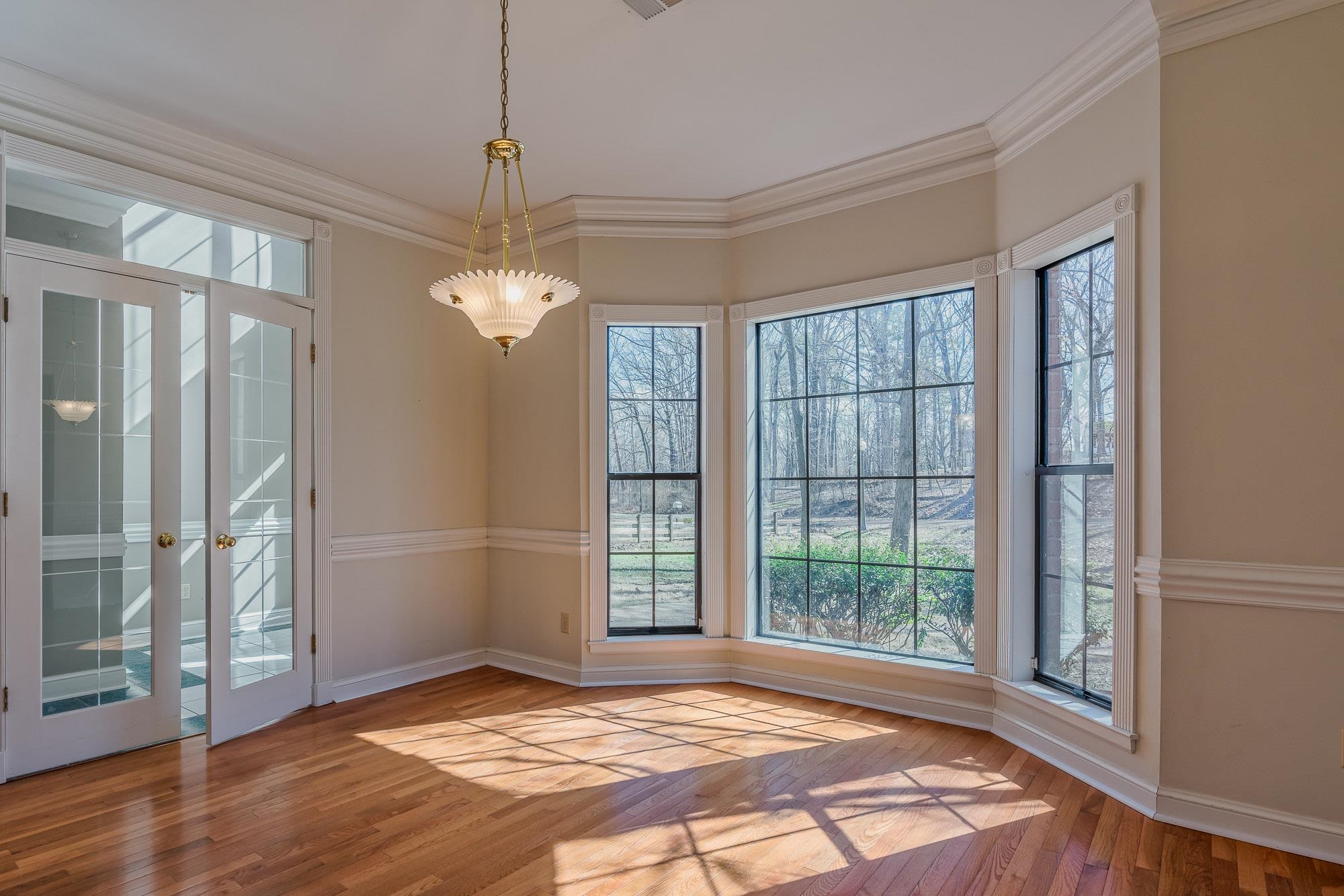 9106 N WILDERWOOD LN