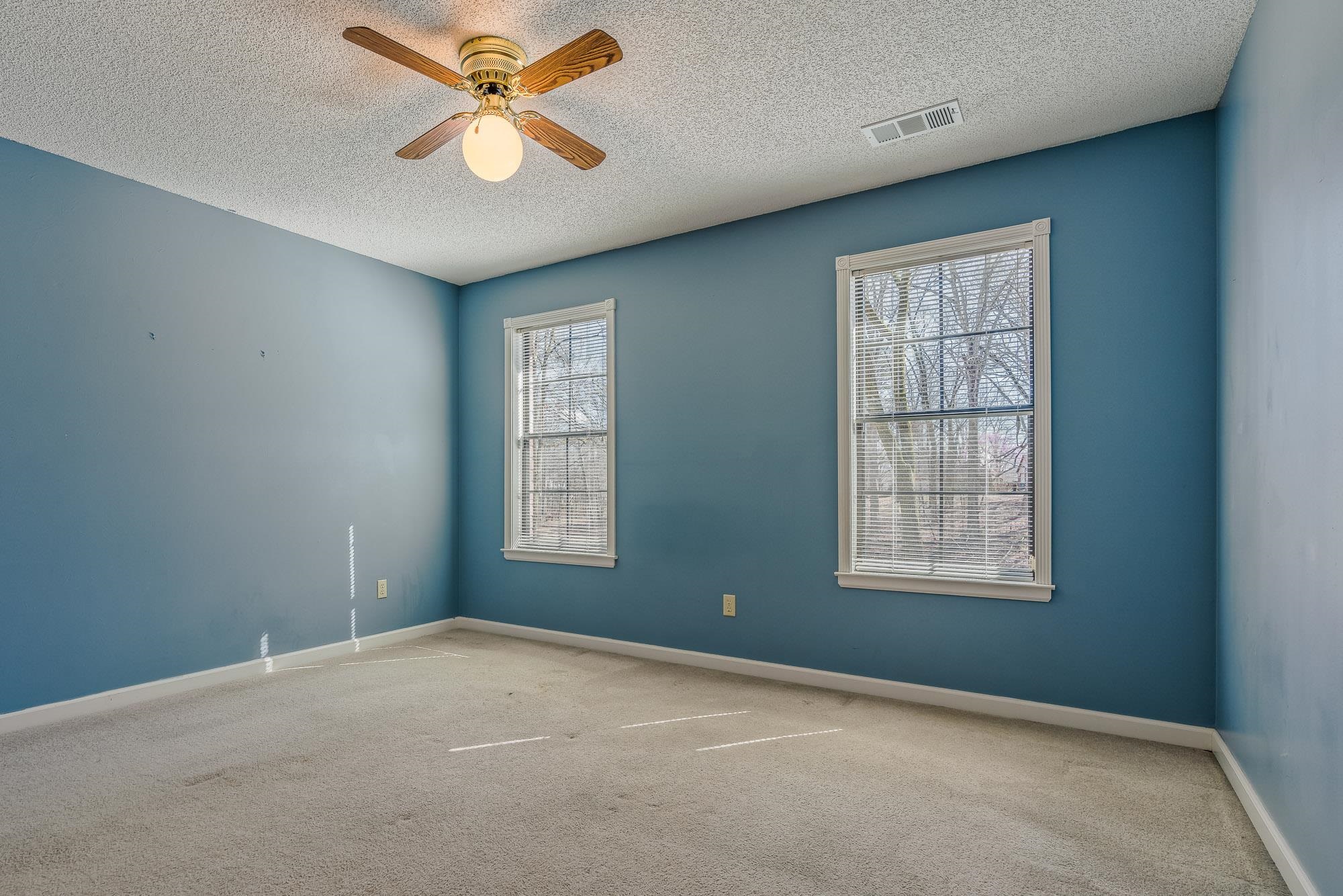 9106 N WILDERWOOD LN