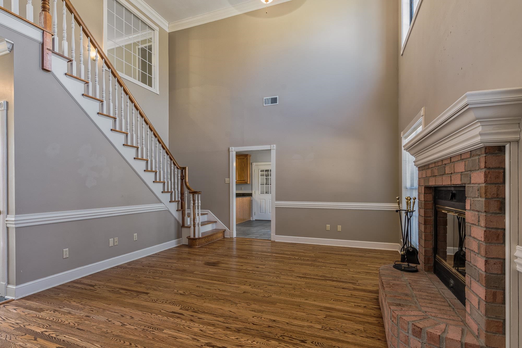 9106 N WILDERWOOD LN