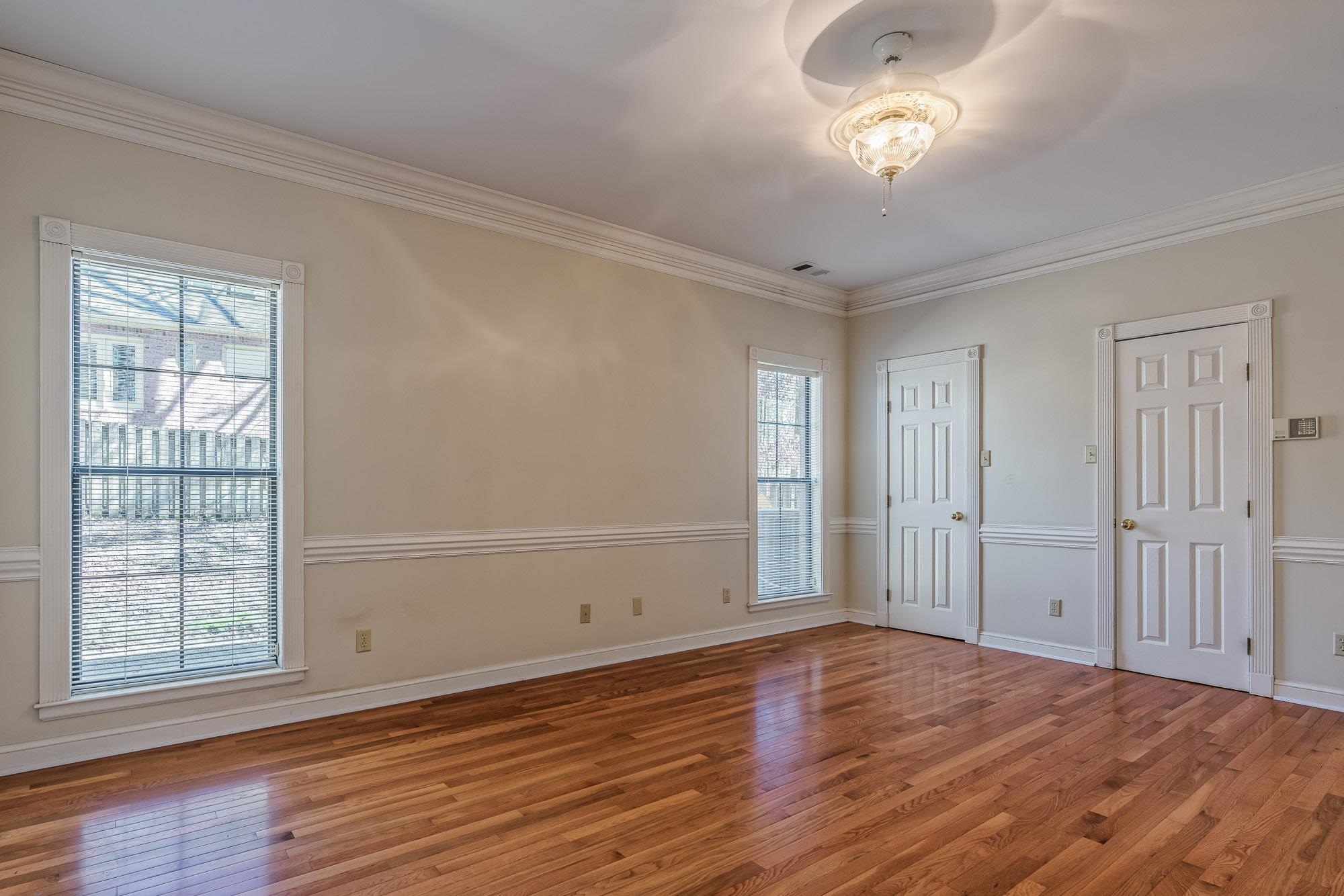 9106 N WILDERWOOD LN