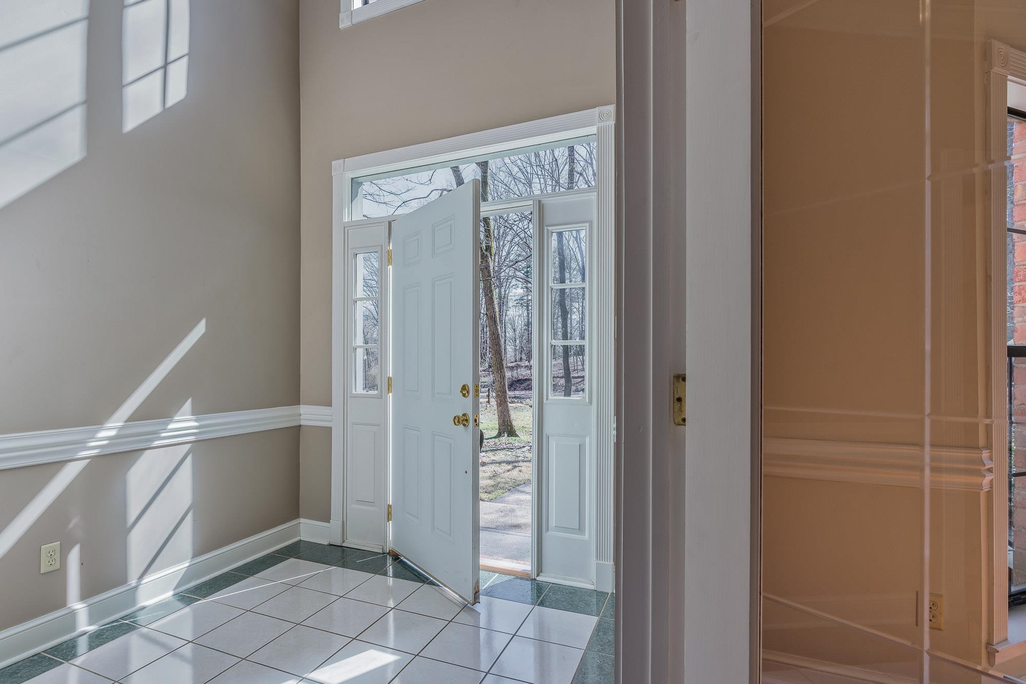 9106 N WILDERWOOD LN