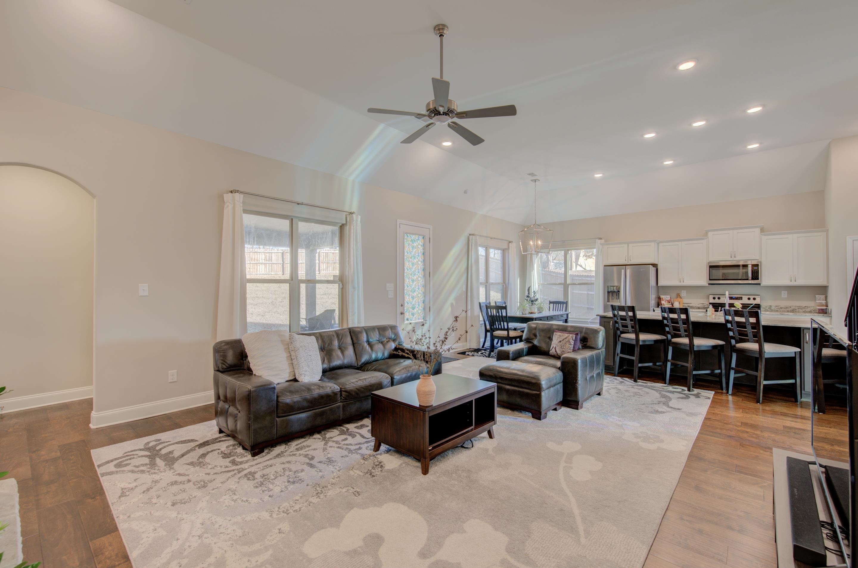 50 CAMBRIDGE PASS DR