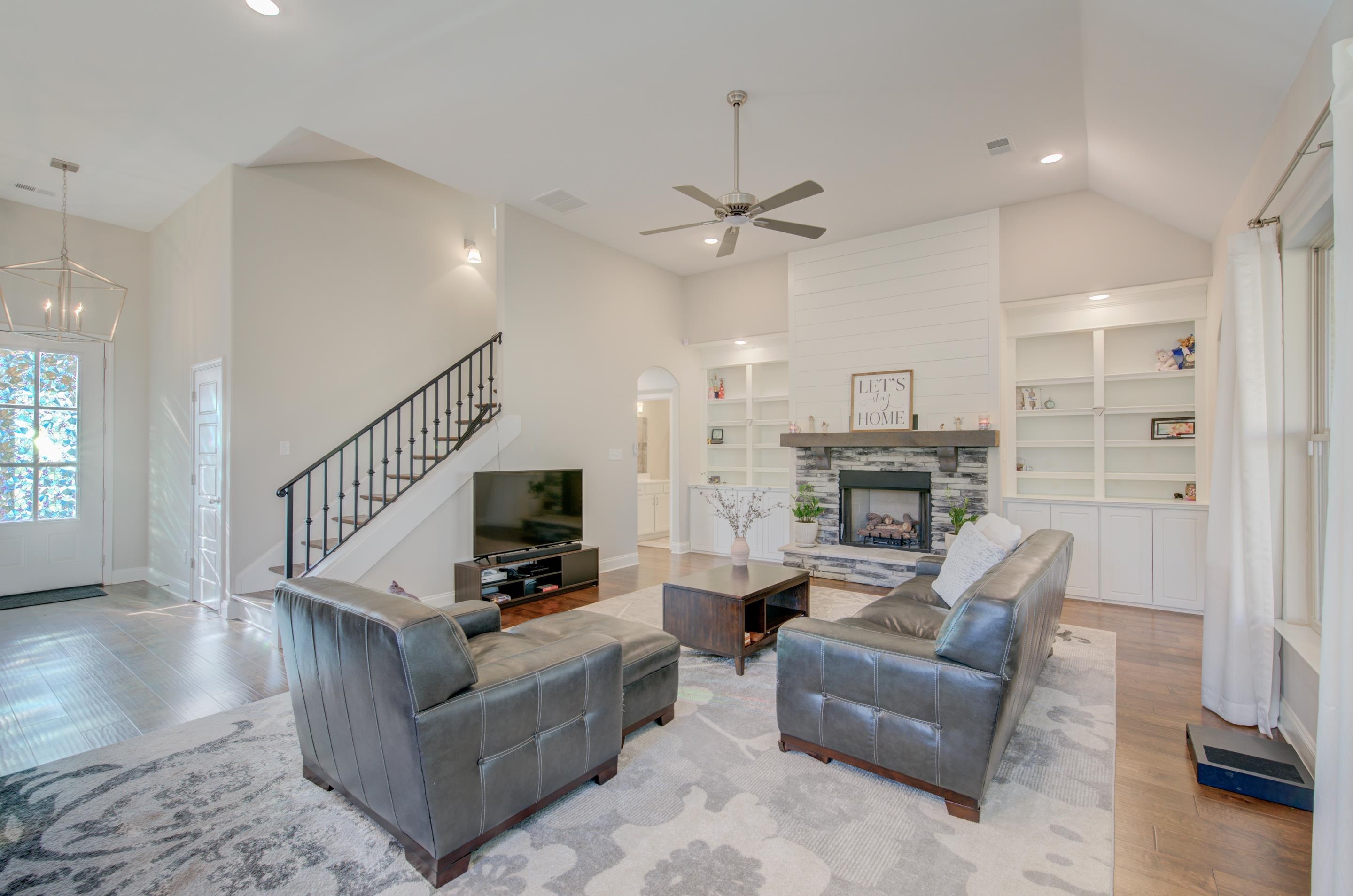 50 CAMBRIDGE PASS DR