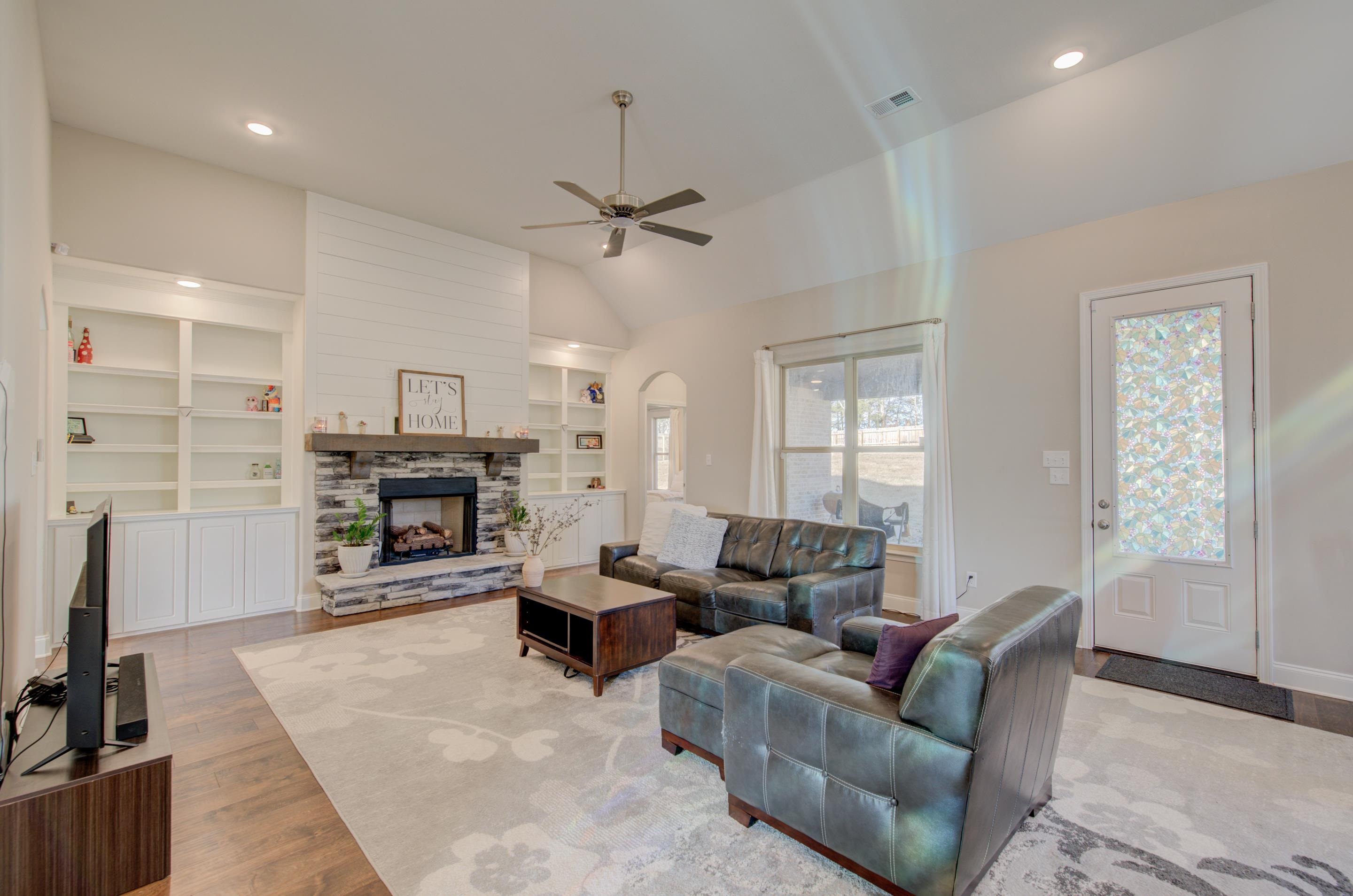 50 CAMBRIDGE PASS DR