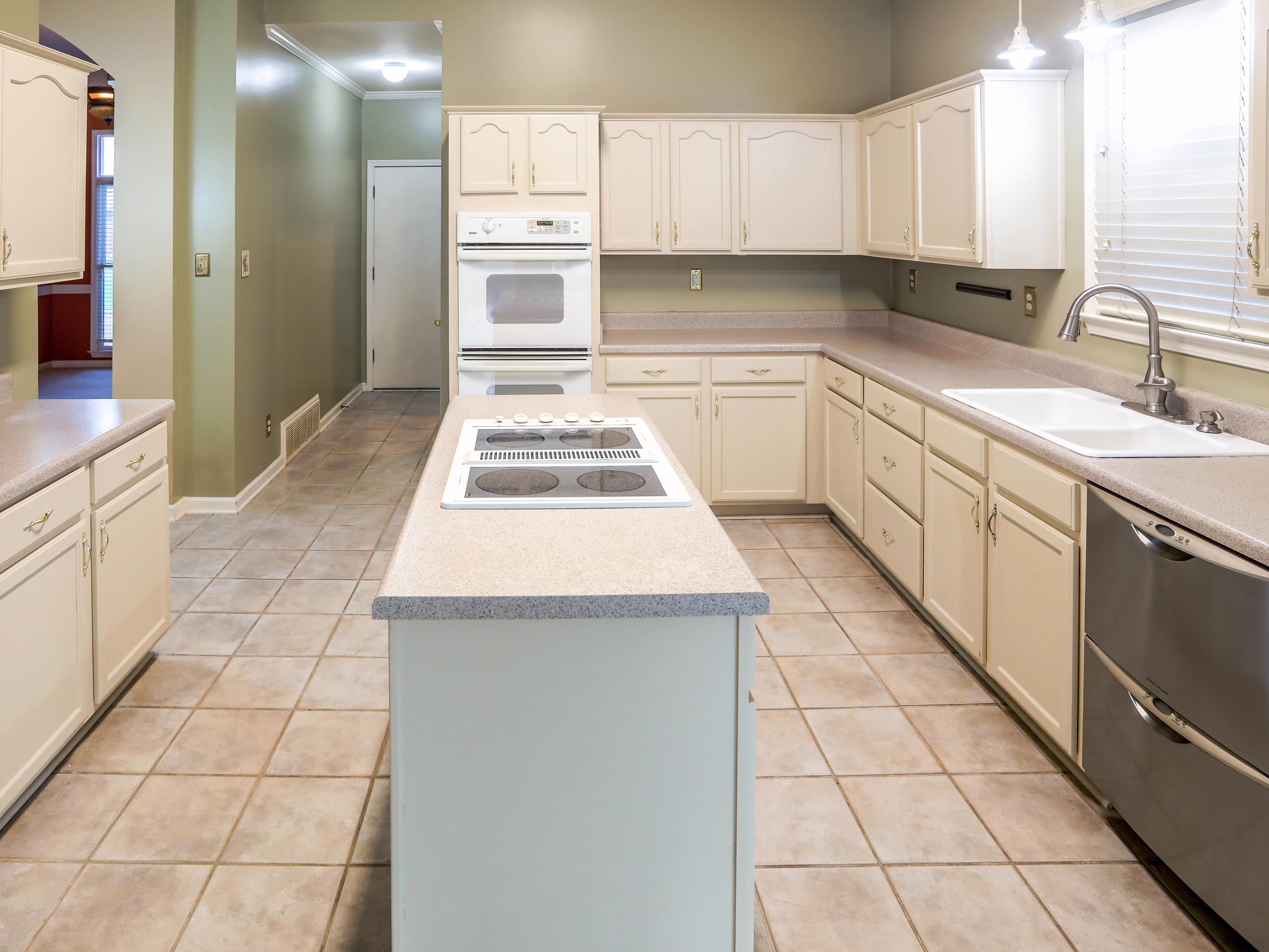 1612 WHISPER EDGE CV