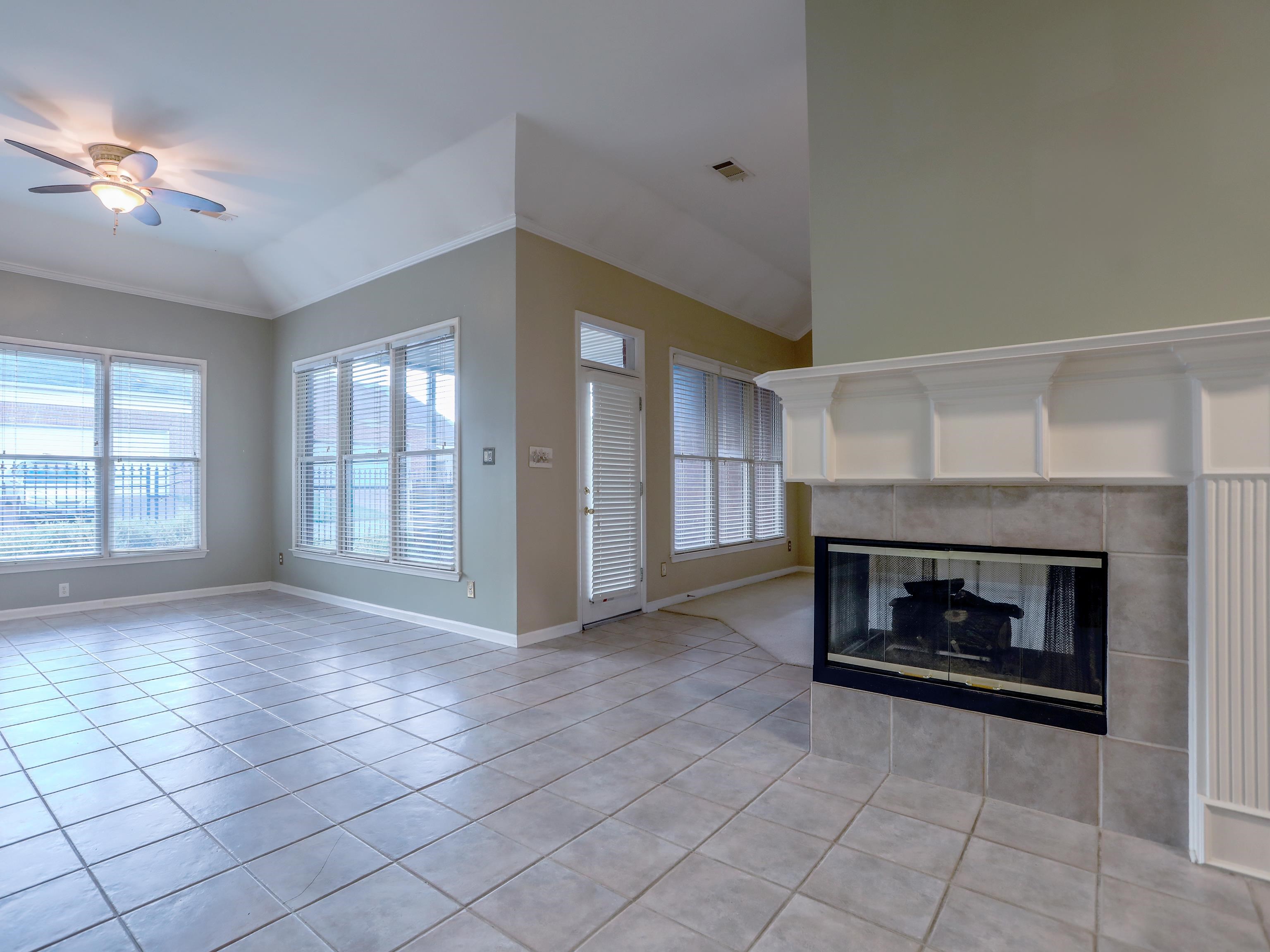 1612 WHISPER EDGE CV