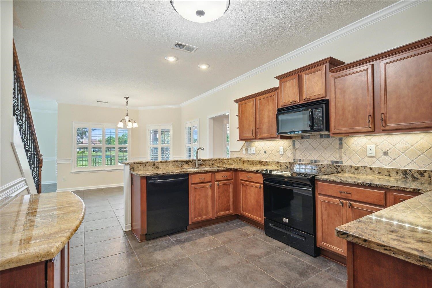 90 LEWIS FAIRWAY CIR