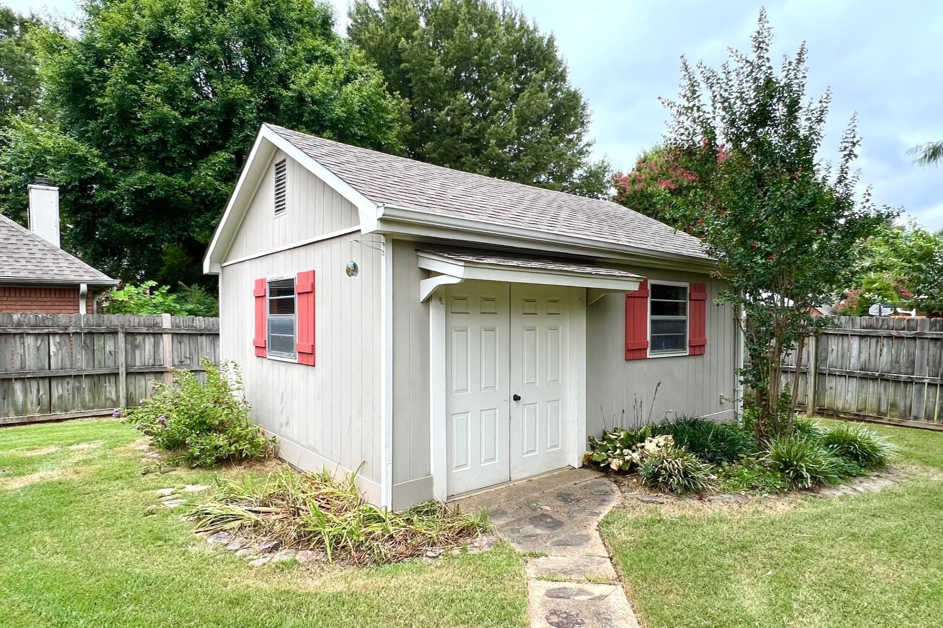 6640 LAUREL VALLEY DR